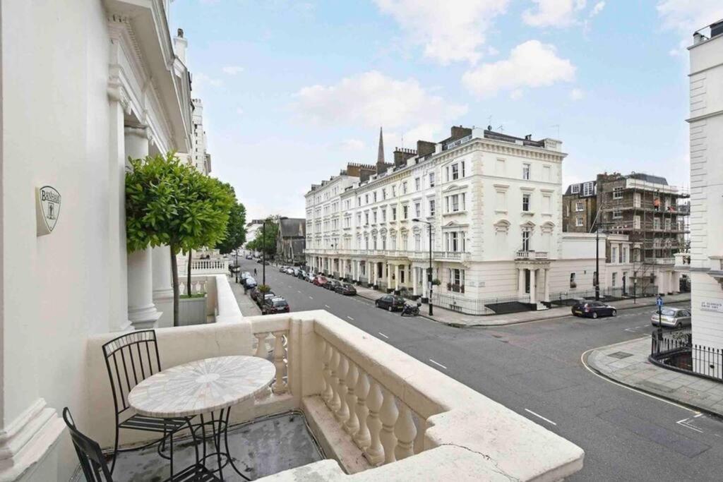 Stunning Grand 2 Bed, 2 Bath Apartment, London Exterior photo